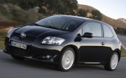 Toyota_Auris_Dreituerer Neben dem hier abgebildeten Auris sind auch die Modellreihen Avensis, AYGO, Corolla, iQ, RAV4, Verso und Yaris vom Rückruf betroffen (Foto: Toyota)