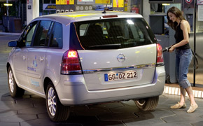 Nach dem Betanken kann bei einigen CNG-Modellen von Opel Gas aus dem Tank entweichen. (Foto: Opel)