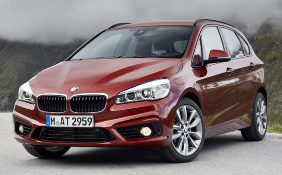 Beim BMW 2er, 4er, 5er, 6er, , i3, i8, Mini und Rolls-Royce aus dem Bauzeitraum 7. Juli bis 12. Dezember 2016 kann in den Airbags falsches Zündmaterial verwendet worden sein. (Foto: BMW)