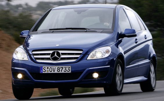 Wegen Problemen mit dem Bremskraftverstärker ruft Mercedes-Benz die A- und B-Klasse (Bild) sowie die Modelle CLA und GLA zurück. (Foto: Daimler)